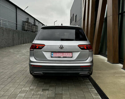 Сірий Фольксваген Тігуан, об'ємом двигуна 2 л та пробігом 195 тис. км за 16200 $, фото 2 на Automoto.ua