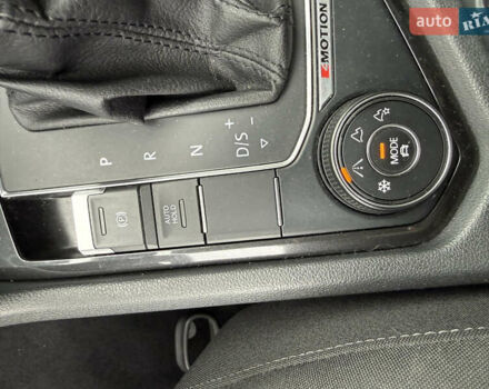 Серый Фольксваген Тигуан, объемом двигателя 2 л и пробегом 87 тыс. км за 23900 $, фото 66 на Automoto.ua