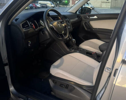 Серый Фольксваген Тигуан, объемом двигателя 1.98 л и пробегом 72 тыс. км за 23900 $, фото 13 на Automoto.ua