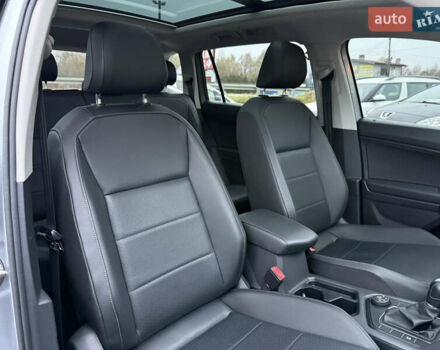 Сірий Фольксваген Тігуан, об'ємом двигуна 2 л та пробігом 62 тис. км за 21500 $, фото 27 на Automoto.ua