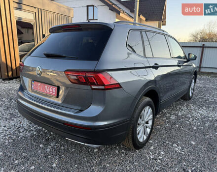 Серый Фольксваген Тигуан, объемом двигателя 2 л и пробегом 121 тыс. км за 16300 $, фото 14 на Automoto.ua