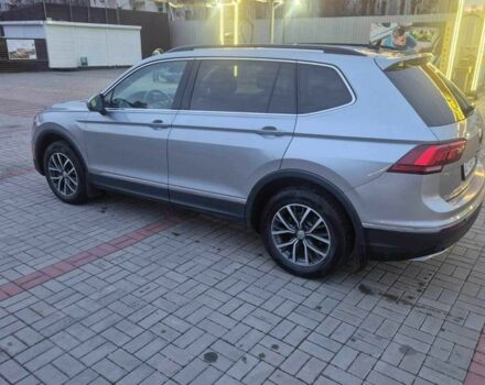 Серый Фольксваген Тигуан, объемом двигателя 2 л и пробегом 73 тыс. км за 21000 $, фото 2 на Automoto.ua