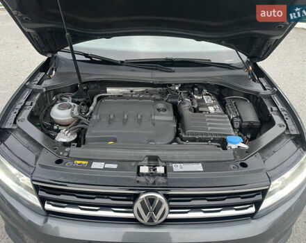 Серый Фольксваген Тигуан, объемом двигателя 1.97 л и пробегом 195 тыс. км за 28000 $, фото 30 на Automoto.ua