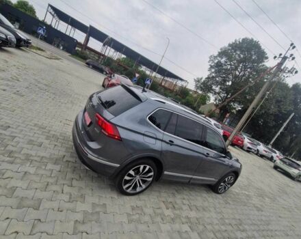 Серый Фольксваген Тигуан, объемом двигателя 2 л и пробегом 214 тыс. км за 21800 $, фото 19 на Automoto.ua