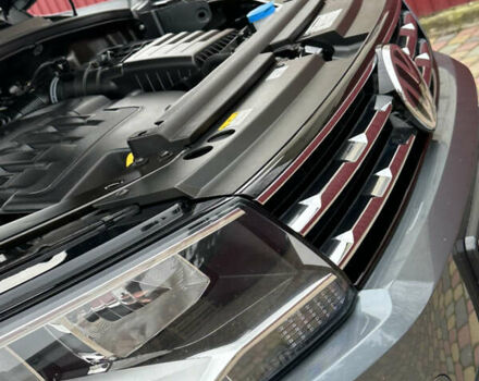 Сірий Фольксваген Тігуан, об'ємом двигуна 2 л та пробігом 175 тис. км за 25850 $, фото 29 на Automoto.ua