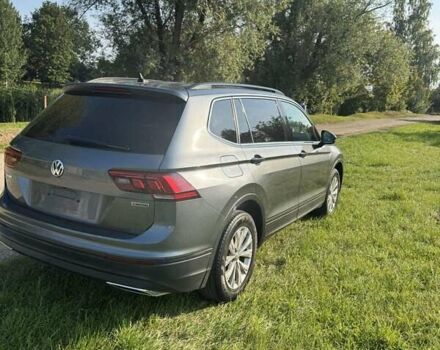 Серый Фольксваген Тигуан, объемом двигателя 1.98 л и пробегом 136 тыс. км за 17250 $, фото 2 на Automoto.ua