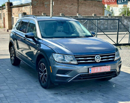 Сірий Фольксваген Тігуан, об'ємом двигуна 2 л та пробігом 122 тис. км за 17488 $, фото 3 на Automoto.ua