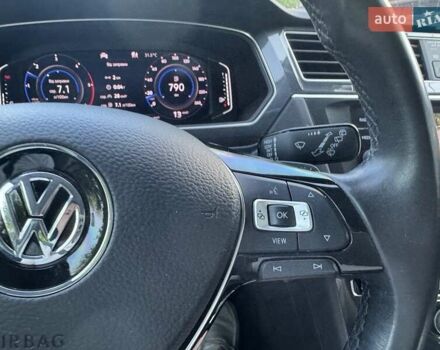 Серый Фольксваген Тигуан, объемом двигателя 1.97 л и пробегом 111 тыс. км за 32000 $, фото 3 на Automoto.ua