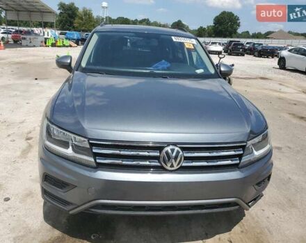 Серый Фольксваген Тигуан, объемом двигателя 2 л и пробегом 104 тыс. км за 4200 $, фото 4 на Automoto.ua
