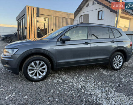 Серый Фольксваген Тигуан, объемом двигателя 2 л и пробегом 121 тыс. км за 16300 $, фото 4 на Automoto.ua