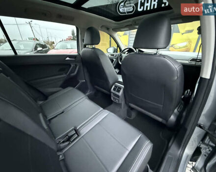 Сірий Фольксваген Тігуан, об'ємом двигуна 2 л та пробігом 62 тис. км за 21500 $, фото 33 на Automoto.ua