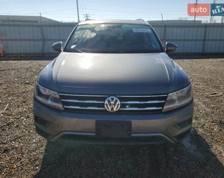 Серый Фольксваген Тигуан, объемом двигателя 2 л и пробегом 111 тыс. км за 4300 $, фото 4 на Automoto.ua