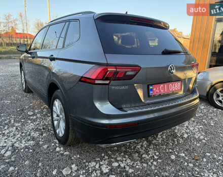 Серый Фольксваген Тигуан, объемом двигателя 2 л и пробегом 121 тыс. км за 16300 $, фото 7 на Automoto.ua