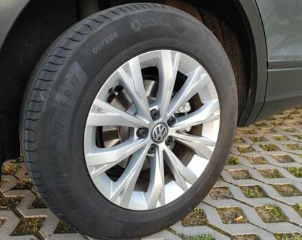 Серый Фольксваген Тигуан, объемом двигателя 2 л и пробегом 140 тыс. км за 9700 $, фото 6 на Automoto.ua