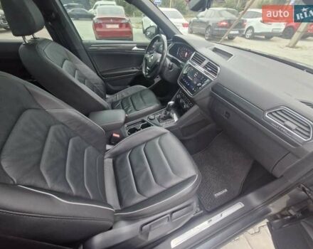 Серый Фольксваген Тигуан, объемом двигателя 2 л и пробегом 213 тыс. км за 21800 $, фото 13 на Automoto.ua