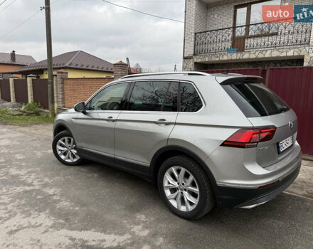 Серый Фольксваген Тигуан, объемом двигателя 2 л и пробегом 87 тыс. км за 23900 $, фото 48 на Automoto.ua