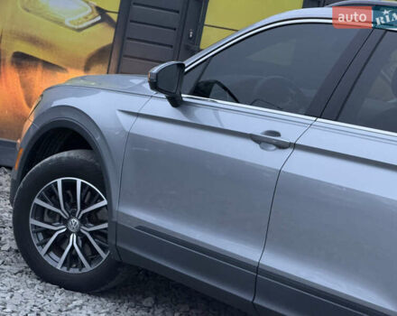 Сірий Фольксваген Тігуан, об'ємом двигуна 2 л та пробігом 62 тис. км за 21500 $, фото 17 на Automoto.ua