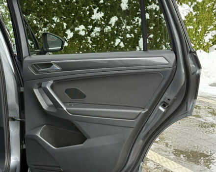 Серый Фольксваген Тигуан, объемом двигателя 2 л и пробегом 241 тыс. км за 26999 $, фото 63 на Automoto.ua