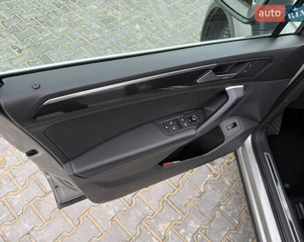 Серый Фольксваген Тигуан, объемом двигателя 2 л и пробегом 87 тыс. км за 23900 $, фото 56 на Automoto.ua