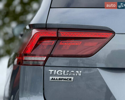 Серый Фольксваген Тигуан, объемом двигателя 2 л и пробегом 241 тыс. км за 26999 $, фото 32 на Automoto.ua