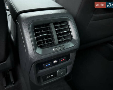 Серый Фольксваген Тигуан, объемом двигателя 2 л и пробегом 143 тыс. км за 29500 $, фото 37 на Automoto.ua