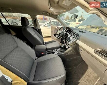 Серый Фольксваген Тигуан, объемом двигателя 2 л и пробегом 91 тыс. км за 11300 $, фото 31 на Automoto.ua