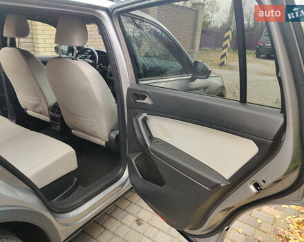 Серый Фольксваген Тигуан, объемом двигателя 2 л и пробегом 298 тыс. км за 17500 $, фото 13 на Automoto.ua