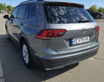 Серый Фольксваген Тигуан, объемом двигателя 1.98 л и пробегом 92 тыс. км за 17500 $, фото 4 на Automoto.ua