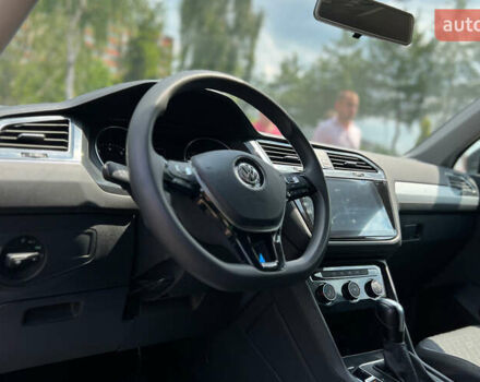 Серый Фольксваген Тигуан, объемом двигателя 2 л и пробегом 53 тыс. км за 19650 $, фото 16 на Automoto.ua