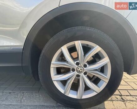 Серый Фольксваген Тигуан, объемом двигателя 1.97 л и пробегом 111 тыс. км за 32000 $, фото 23 на Automoto.ua