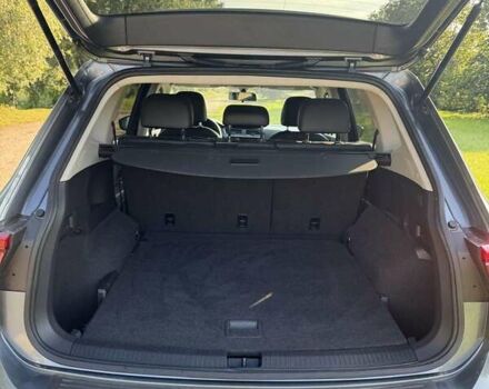 Серый Фольксваген Тигуан, объемом двигателя 1.98 л и пробегом 136 тыс. км за 17250 $, фото 5 на Automoto.ua