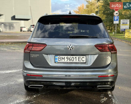 Серый Фольксваген Тигуан, объемом двигателя 2 л и пробегом 295 тыс. км за 25900 $, фото 4 на Automoto.ua