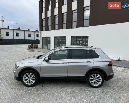 Серый Фольксваген Тигуан, объемом двигателя 2 л и пробегом 87 тыс. км за 23900 $, фото 9 на Automoto.ua