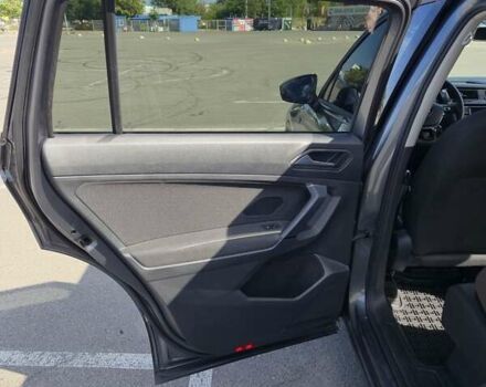 Серый Фольксваген Тигуан, объемом двигателя 1.98 л и пробегом 92 тыс. км за 17500 $, фото 22 на Automoto.ua