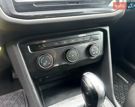 Серый Фольксваген Тигуан, объемом двигателя 2 л и пробегом 208 тыс. км за 12999 $, фото 9 на Automoto.ua