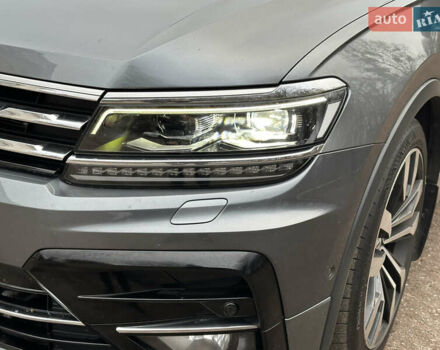 Серый Фольксваген Тигуан, объемом двигателя 1.97 л и пробегом 230 тыс. км за 27100 $, фото 16 на Automoto.ua