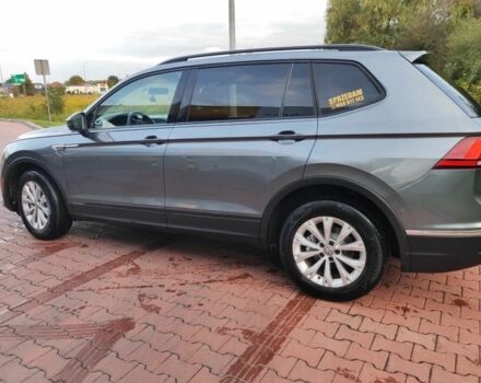 Серый Фольксваген Тигуан, объемом двигателя 2 л и пробегом 140 тыс. км за 9700 $, фото 4 на Automoto.ua