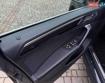 Серый Фольксваген Тигуан, объемом двигателя 2 л и пробегом 143 тыс. км за 29500 $, фото 63 на Automoto.ua