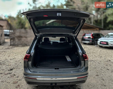 Сірий Фольксваген Тігуан, об'ємом двигуна 1.98 л та пробігом 230 тис. км за 27700 $, фото 117 на Automoto.ua