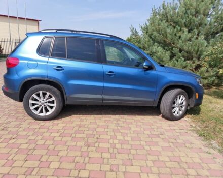 Сірий Фольксваген Тігуан, об'ємом двигуна 2 л та пробігом 143 тис. км за 12700 $, фото 2 на Automoto.ua