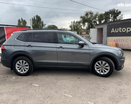 Серый Фольксваген Тигуан, объемом двигателя 2 л и пробегом 80 тыс. км за 20690 $, фото 4 на Automoto.ua
