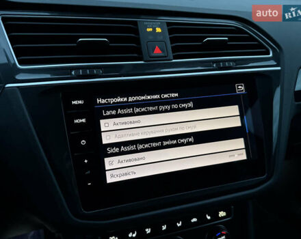 Серый Фольксваген Тигуан, объемом двигателя 2 л и пробегом 143 тыс. км за 29500 $, фото 47 на Automoto.ua