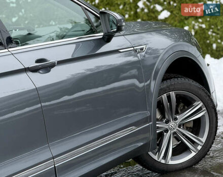 Серый Фольксваген Тигуан, объемом двигателя 2 л и пробегом 241 тыс. км за 26999 $, фото 45 на Automoto.ua