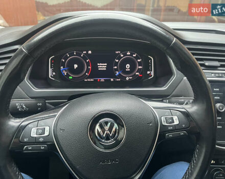 Серый Фольксваген Тигуан, объемом двигателя 2 л и пробегом 135 тыс. км за 18900 $, фото 12 на Automoto.ua