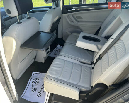 Серый Фольксваген Тигуан, объемом двигателя 2 л и пробегом 212 тыс. км за 26500 $, фото 12 на Automoto.ua