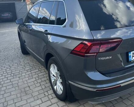 Серый Фольксваген Тигуан, объемом двигателя 1.98 л и пробегом 81 тыс. км за 30000 $, фото 2 на Automoto.ua