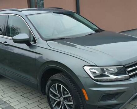 Сірий Фольксваген Тігуан, об'ємом двигуна 1.98 л та пробігом 179 тис. км за 17300 $, фото 3 на Automoto.ua