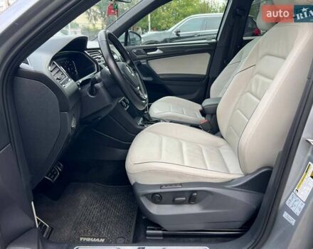 Сірий Фольксваген Тігуан, об'ємом двигуна 2 л та пробігом 40 тис. км за 28200 $, фото 17 на Automoto.ua