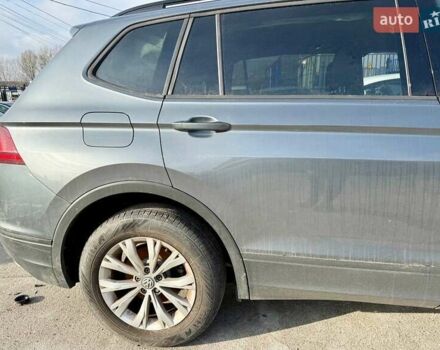 Серый Фольксваген Тигуан, объемом двигателя 2 л и пробегом 91 тыс. км за 11300 $, фото 10 на Automoto.ua