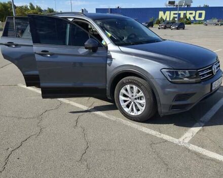 Серый Фольксваген Тигуан, объемом двигателя 1.98 л и пробегом 92 тыс. км за 17500 $, фото 6 на Automoto.ua